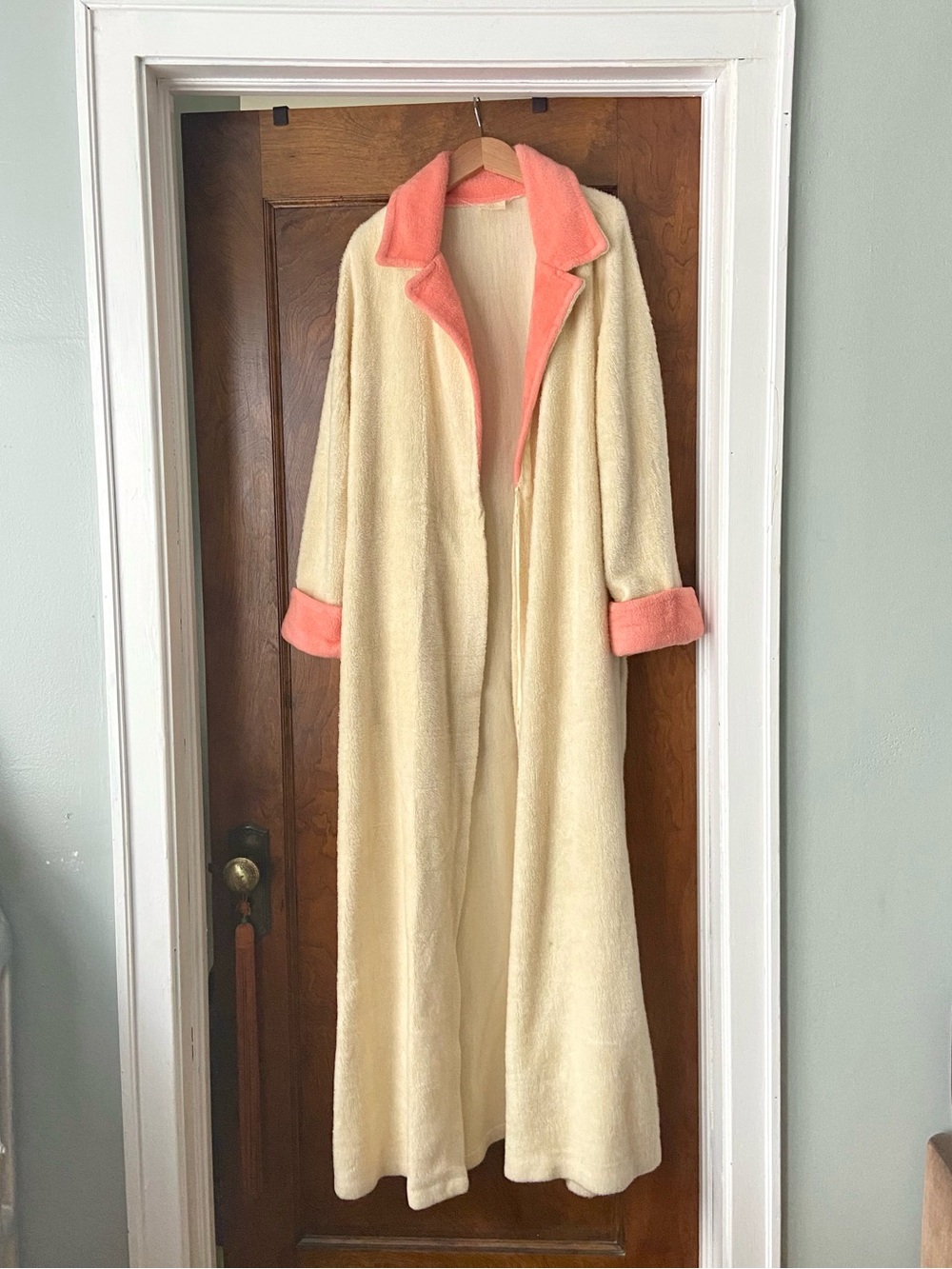 Vintage Cream & Coral pink full-length fleece bath robe, Small